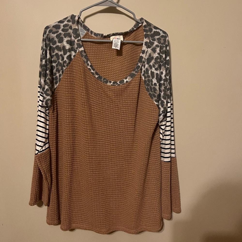 Size large top